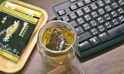 火氣大喝什麼?【嘉新生技 牛樟茶】助眠茶包/養生茶推薦/ 無咖啡因、無茶鹼，小孩子也可以喝，沖泡、燉煮還能燉雞湯!  -Sunny
